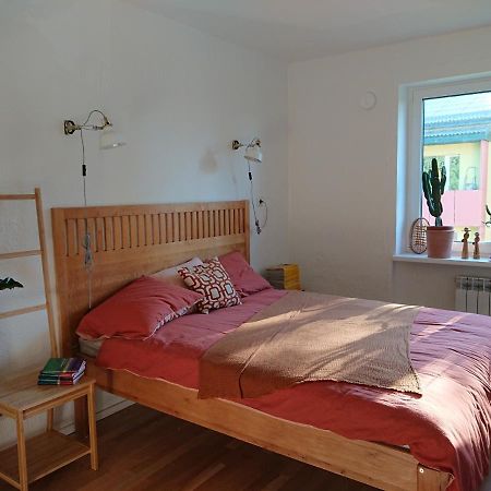 Odus Korter Roheluses - A Cozy Apartment In A Greenery - Contactless Check-In Põlva Kültér fotó