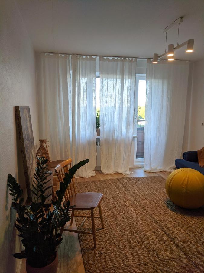 Odus Korter Roheluses - A Cozy Apartment In A Greenery - Contactless Check-In Põlva Kültér fotó