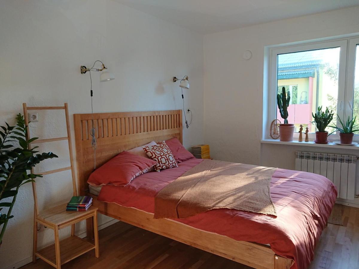 Odus Korter Roheluses - A Cozy Apartment In A Greenery - Contactless Check-In Põlva Kültér fotó